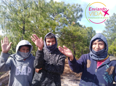 niños raramuri bufandas