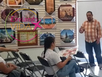 Plática de valores en Librerias maranatha